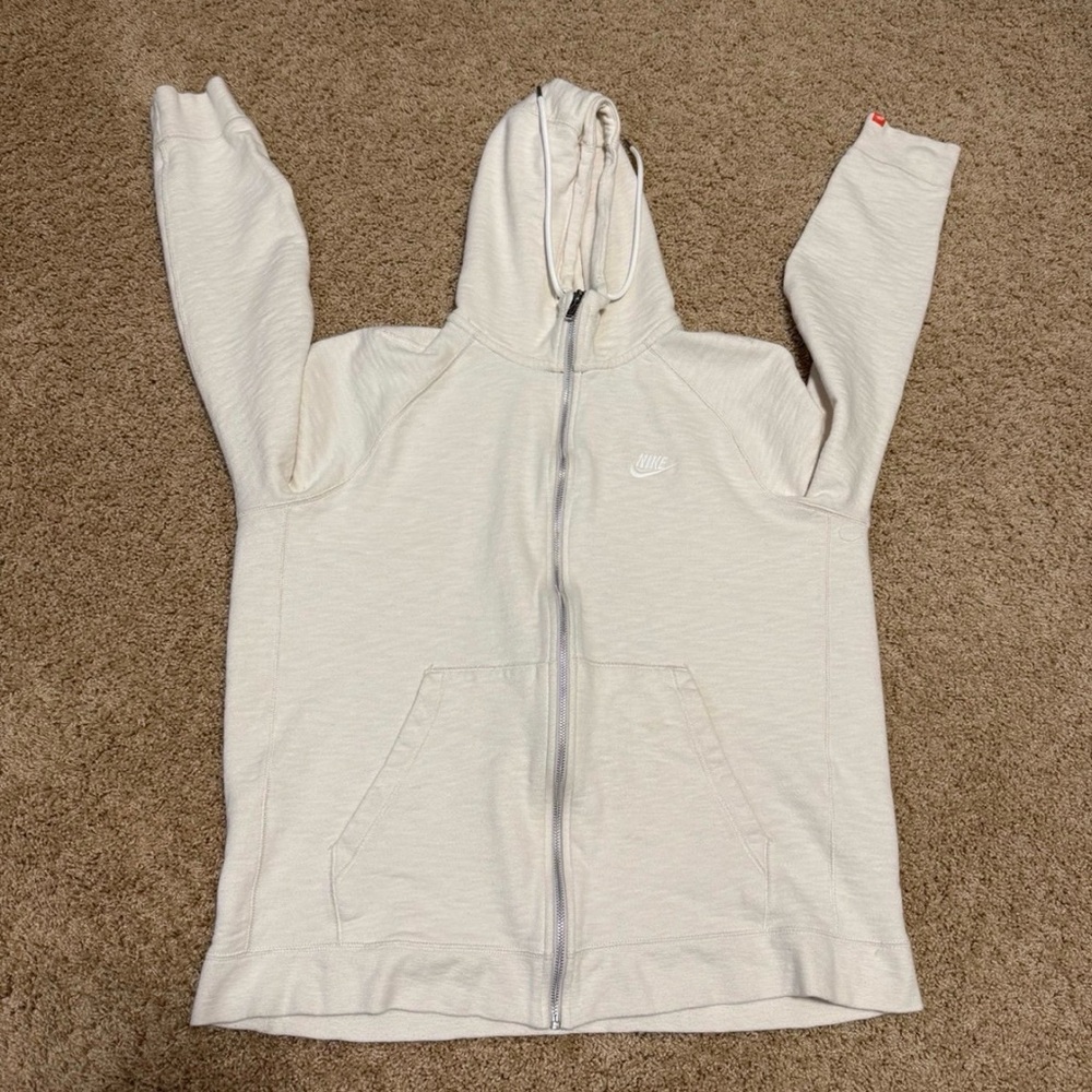 Nike Clothes - Picture 10 of 13